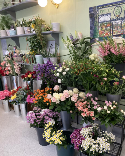 Florist Choice Hand-tied - An expert artisan florist will design a hand-tied filled with the finest quality seasonal flowers, perfectly wrapped and delivered in water.