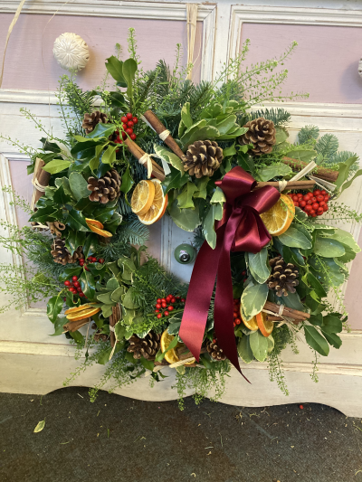 Christmas door wreath - Make your own gorgeous Christmas door wreath.
Everything supplied plus refreshments