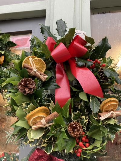Christmas door wreath - We supply everything to make a beautiful Christmas door wreath.
You can choose your own colour ribbon and decorations.