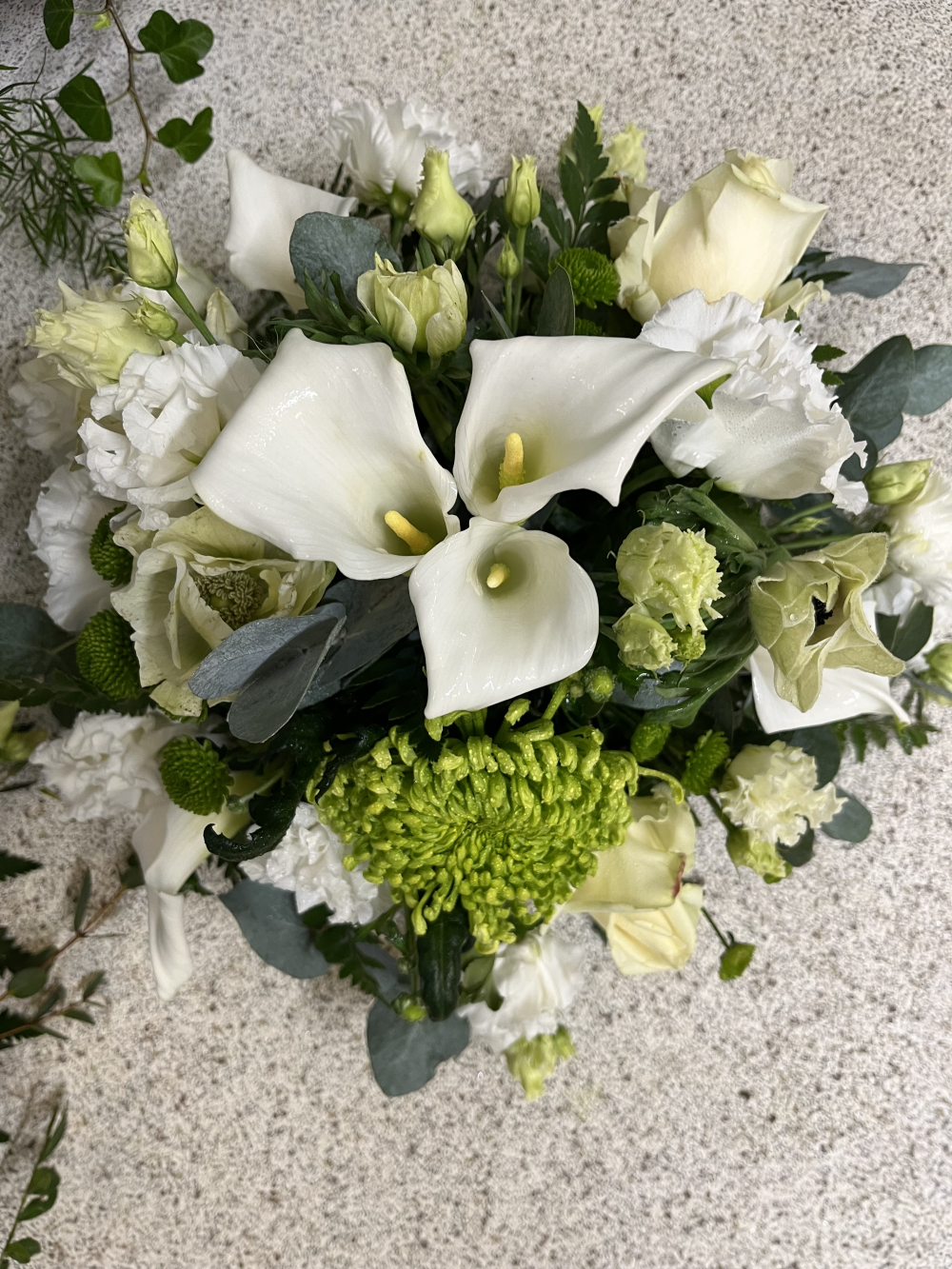 Posy white and green