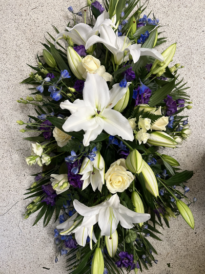 Funeral spray - Blue and white lily spray
Single ended spray